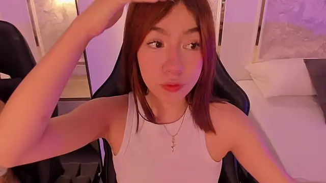 doll eyees  online show from 30, 9, 2025