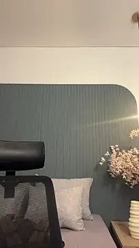 Snapshot of AliceRitter chatting on 15, 12, 2025 AliceRitter online show from 15, 12, 2025