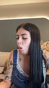 Snapshot of AliceRitter chatting on 19, 12, 2025 AliceRitter online show from 19, 12, 2025