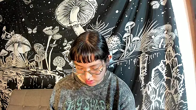 Violetaa Leee online show from 2, 10, 2025