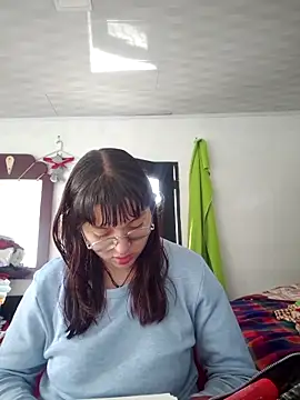 Violetaa Leee online show from 24, 10, 2025