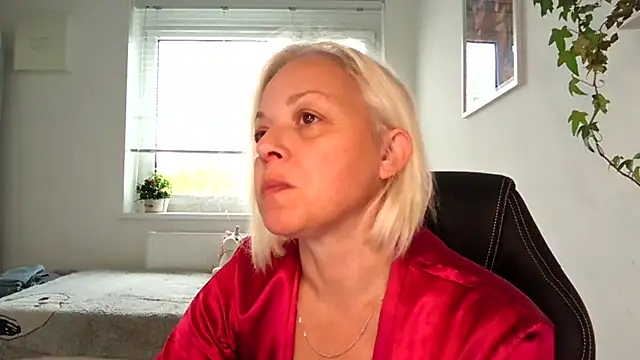 Snapshot of Linsy_Kim chatting on 2, 11, 2025 Linsy Kim online show from 2, 11, 2025