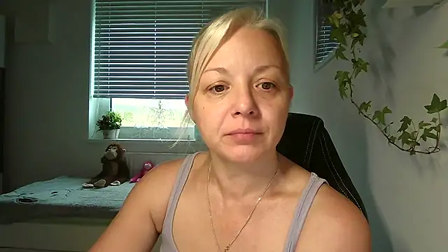 Snapshot of Linsy_Kim chatting on 9, 11, 2025 Linsy Kim online show from 9, 11, 2025