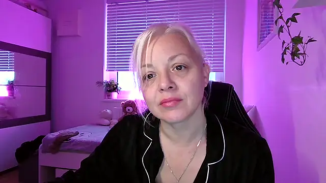 Snapshot of Linsy_Kim chatting on 27, 11, 2025 Linsy Kim online show from 27, 11, 2025