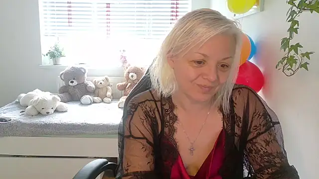 Snapshot of Linsy_Kim chatting on 21, 12, 2025 Linsy Kim online show from 21, 12, 2025