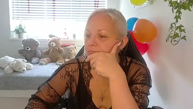 Snapshot of Linsy_Kim chatting on 22, 12, 2025 Linsy Kim online show from 22, 12, 2025