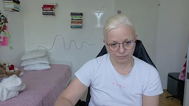 Linsy Kim online show from 26, 4, 2026