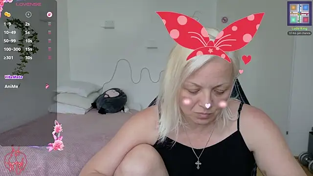 Linsy Kim online show from 10, 5, 2026