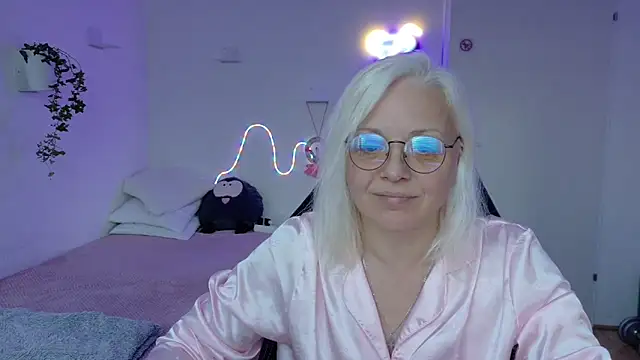 Linsy Kim online show from 12, 5, 2026