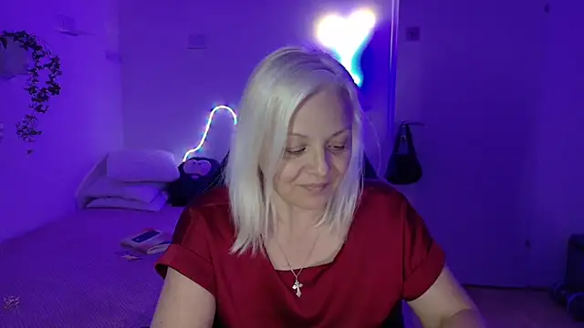 Linsy Kim online show from 13, 5, 2026