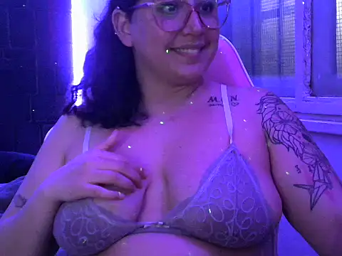 Snapshot of Sweet_yamii chatting on 27, 9, 2025 Sweet yamii online show from 27, 9, 2025