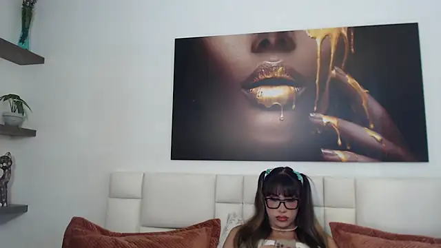 NicoletBlossom online show from 19, 5, 2026