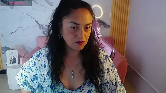 Snapshot of tamara_ch1 chatting on 1, 10, 2025 tamara ch1 online show from 1, 10, 2025