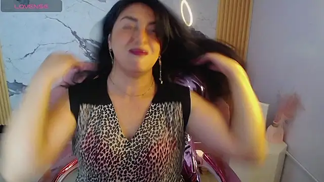 Snapshot of tamara_ch1 chatting on 2, 10, 2025 tamara ch1 online show from 2, 10, 2025