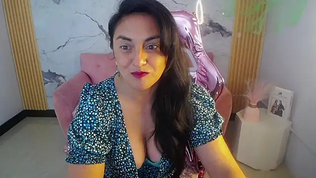 Snapshot of tamara_ch1 chatting on 11, 10, 2025 tamara ch1 online show from 11, 10, 2025