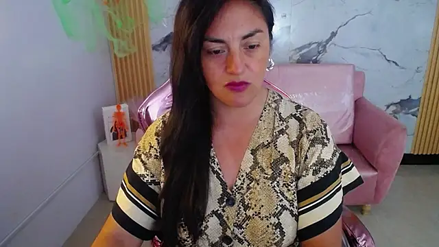 Snapshot of tamara_ch1 chatting on 15, 10, 2025 tamara ch1 online show from 15, 10, 2025