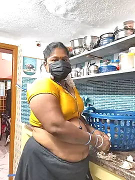 Snapshot of bakyasree143 chatting on 11, 10, 2025 bakyasree143 online show from 11, 10, 2025