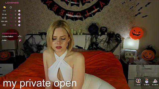 Snapshot of Brittney_Shaw chatting on 24, 10, 2025 Brittney Shaw online show from 24, 10, 2025