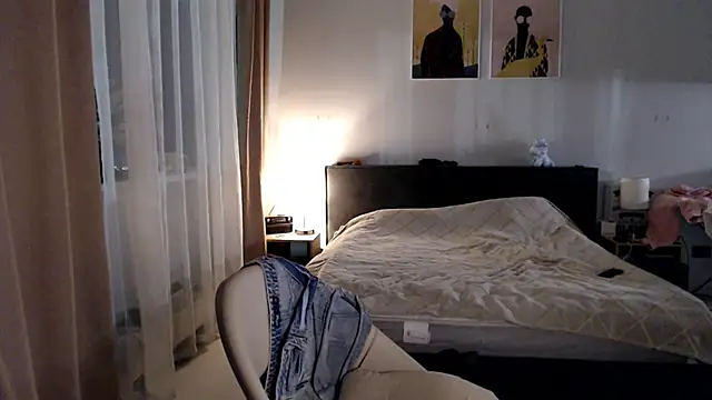 Snapshot of VivianCoke chatting on 11, 3, 2026 VivianCoke online show from 11, 3, 2026