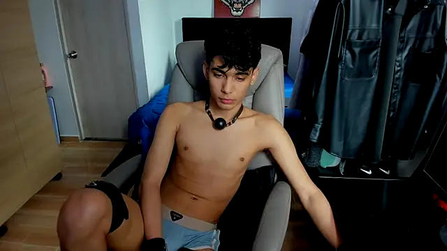 Snapshot of AliottTwink chatting on 1, 7, 2026 AliottTwink online show from 1, 7, 2026