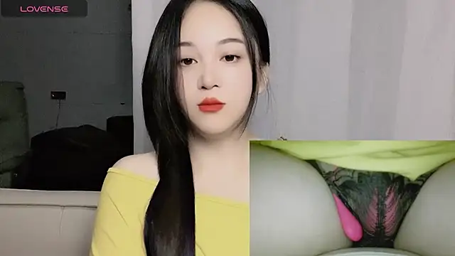 Snapshot of woaiqinqin chatting on 19, 10, 2025 woaiqinqin online show from 19, 10, 2025