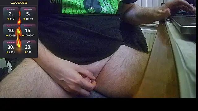 Snapshot of lovetoalwayscum chatting on 8, 10, 2025 lovetoalwayscum online show from 8, 10, 2025