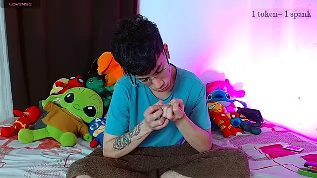 aaronjames1 online show from 18, 12, 2025