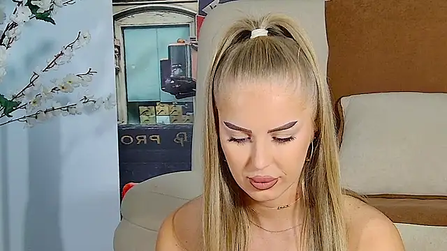 AubrieleRouj1 online show from 19, 9, 2025