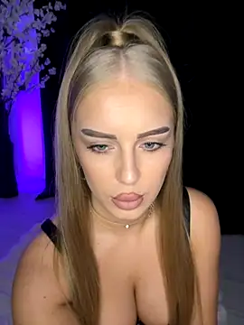 AubrieleRouj1 online show from 22, 9, 2025