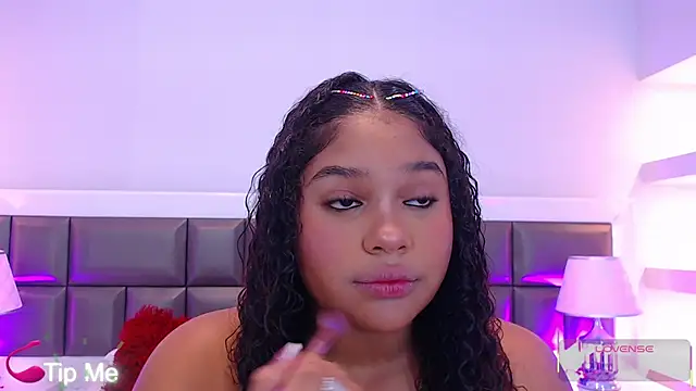 LennaEvans online show from 26, 11, 2025