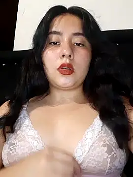 Snapshot of Yuli-27 chatting on 12, 2, 2026 Yuli-27 online show from 12, 2, 2026