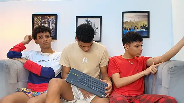 PRETTY FEM online show from 18, 3, 2026