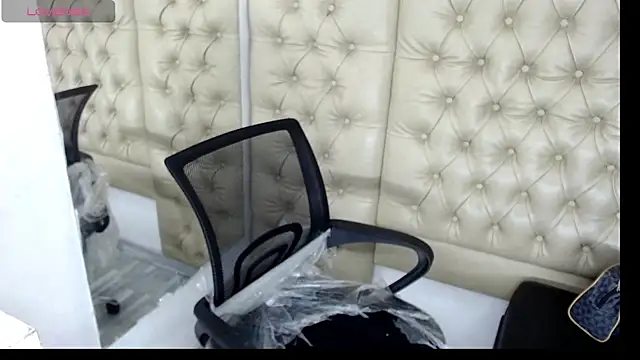 Snapshot of JessicaHott01 chatting on 5, 3, 2026 JessicaHott01 online show from 5, 3, 2026