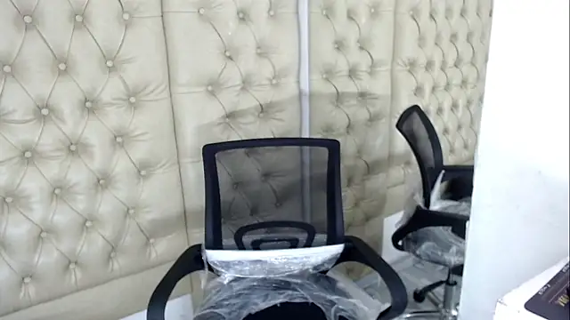 Snapshot of JessicaHott01 chatting on 20, 3, 2026 JessicaHott01 online show from 20, 3, 2026