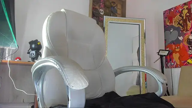 mila dash online show from 10, 11, 2025