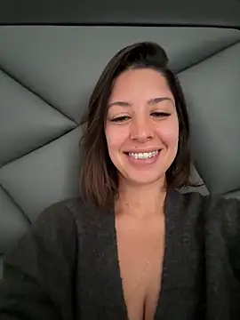 Snapshot of luvely chatting on 3, 4, 2026 luvely online show from 3, 4, 2026