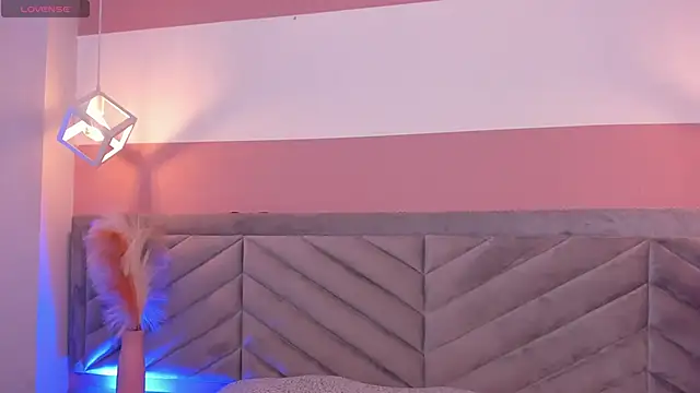 molly zanderbond  online show from 23, 10, 2025