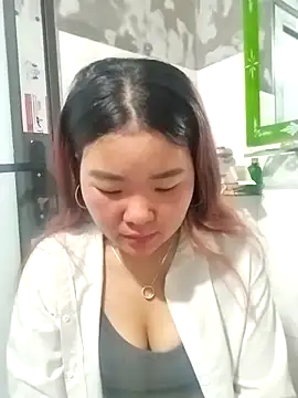 lylylove online show from 29, 4, 2026