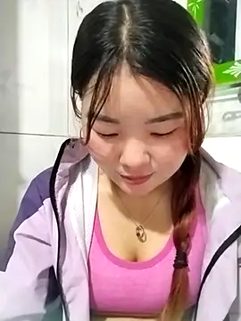 lylylove online show from 9, 5, 2026