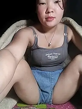 lylylove online show from 18, 6, 2026
