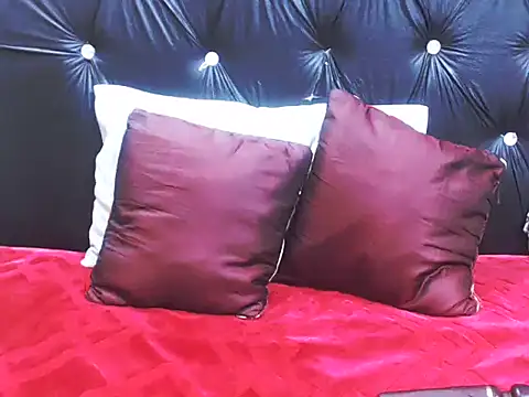 AppleAss02 online show from 13, 11, 2025