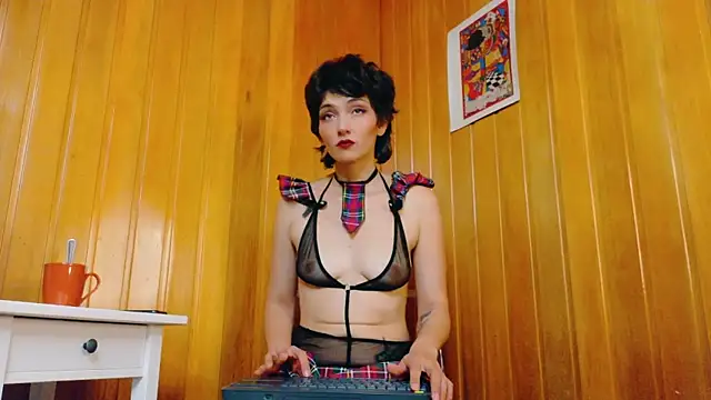 Zafiro Gem  online show from 16, 10, 2025