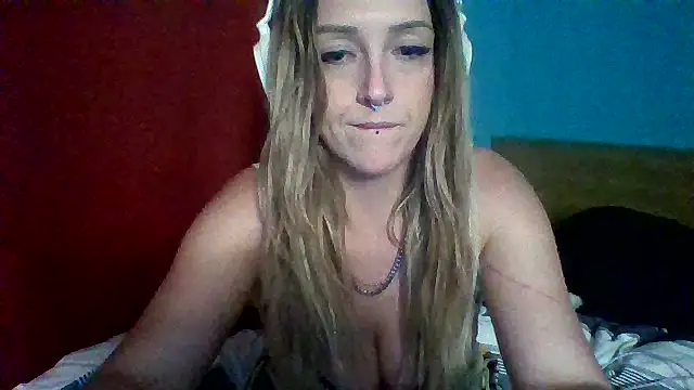 Snapshot of cutiekayls chatting on 14, 7, 2026 cutiekayls online show from 14, 7, 2026