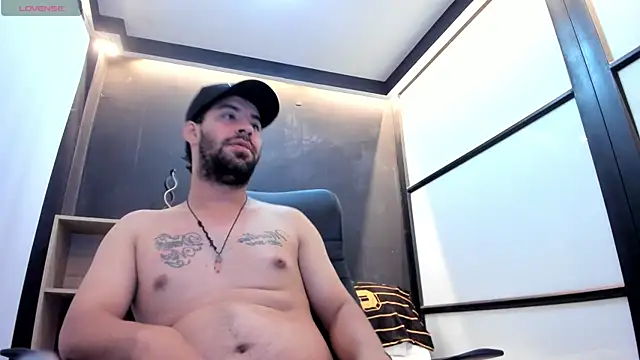 Snapshot of JhoanMontes chatting on 9, 10, 2025 JhoanMontes online show from 9, 10, 2025