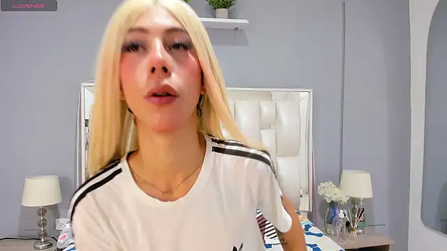 Darlyn tenderhot   online show from 8, 11, 2025