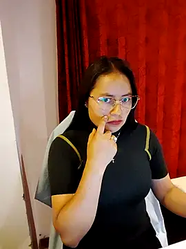 Snapshot of Daliz_Leon chatting on 11, 11, 2025 Daliz Leon online show from 11, 11, 2025