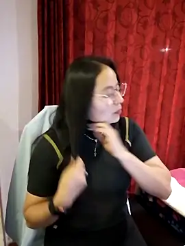 Snapshot of Daliz_Leon chatting on 29, 11, 2025 Daliz Leon online show from 29, 11, 2025