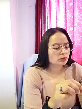 Snapshot of Daliz_Leon chatting on 29, 11, 2025 Daliz Leon online show from 29, 11, 2025