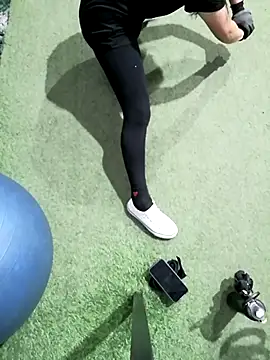 Daliz Leon online show from 5, 1, 2026