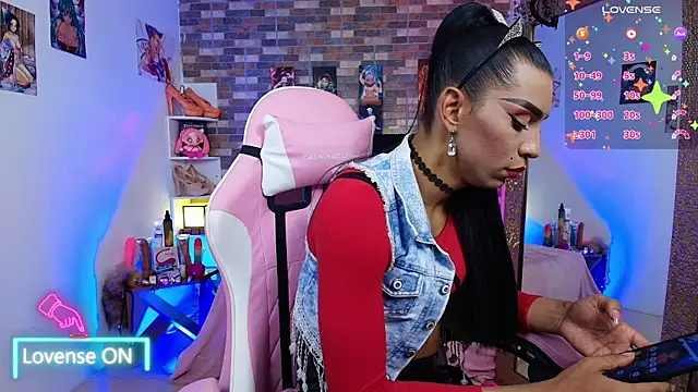 Starhott  online show from 23, 9, 2025